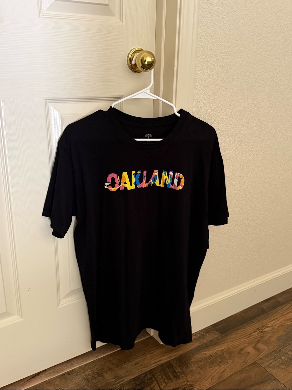 Oakland Graphic Short-Sleeve Tee - Black